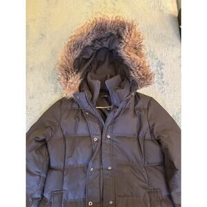 GAP Black Long Puffer Coat Size M Hooded Faux Fur Trim Full Zip Snap